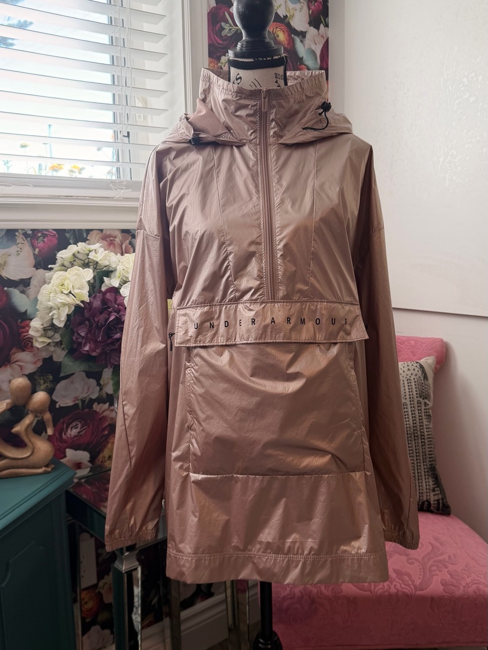 Under Armour Metallic Rose Jacket in Shiny Rose Gold is size S/M